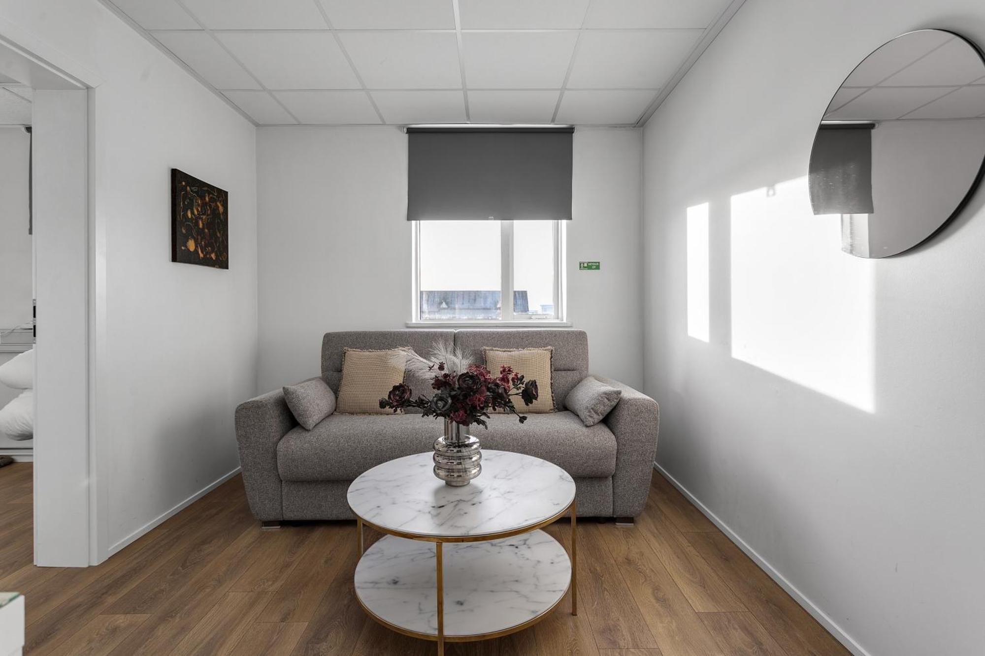 Bank Guesthouse By Kef Airport เค็ปลาวิก ภายนอก รูปภาพ